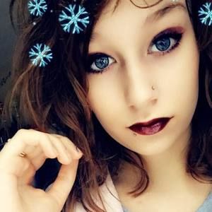 Meet your Posher, Carrie